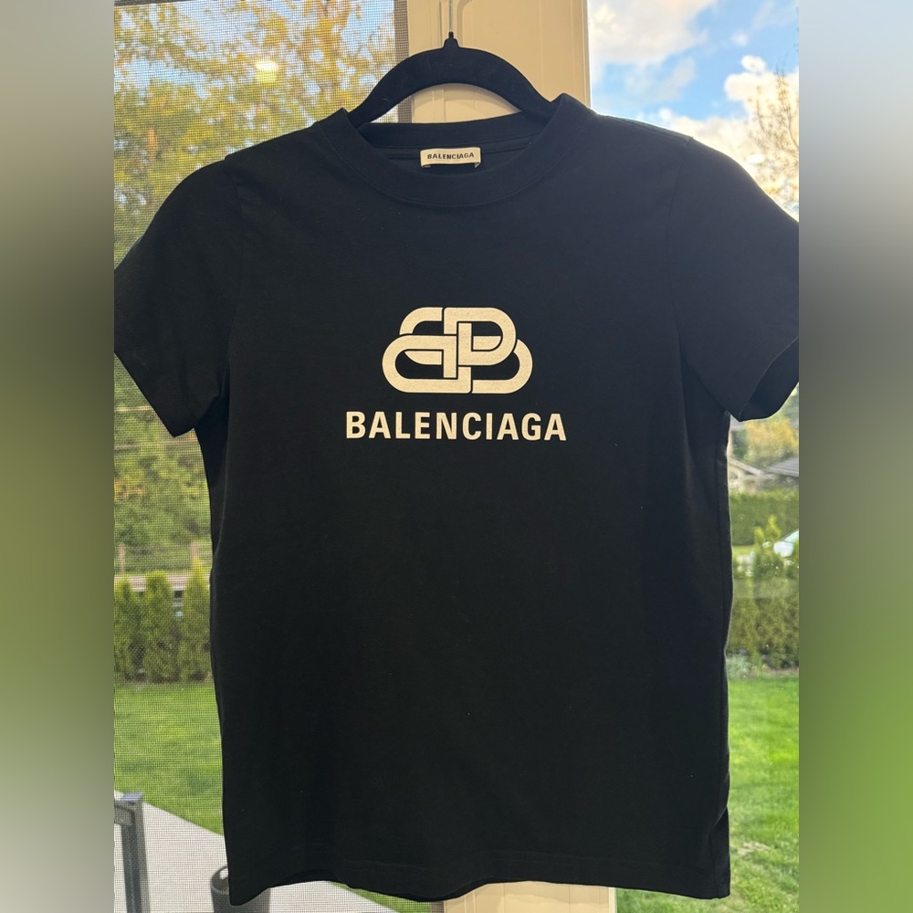 XS Balenciaga tshirt excellent condition